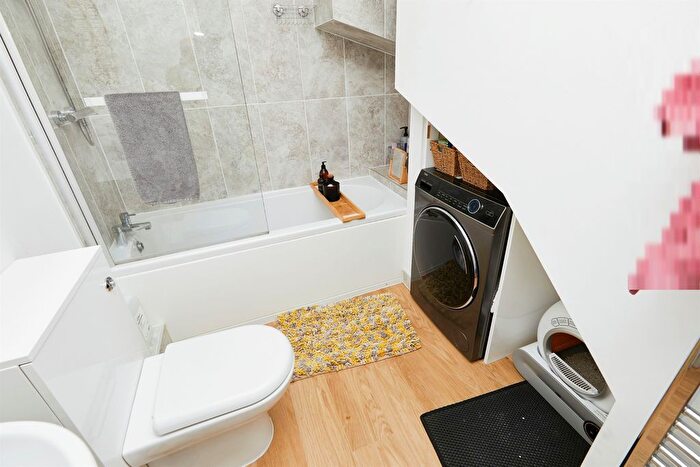 2 Bedroom Flat For Sale In Nottingham Road, Spondon, Derby, DE21