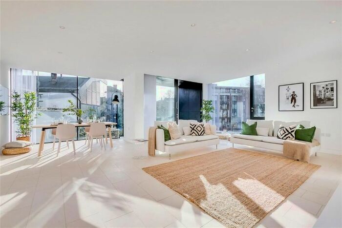 3 Bedroom Flat To Rent In Latitude House, Oval Road, Regents Park, NW1