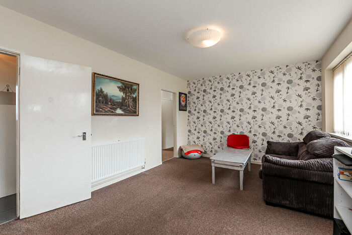 2 Bedroom Flat To Rent In Byron Avenue, Podsmead, Gloucester, GL2