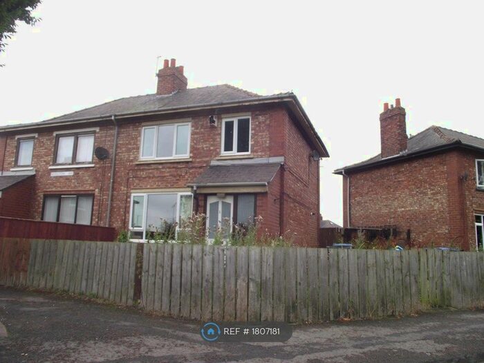 3 Bedroom Semi-Detached House To Rent In Stainsby Road, Middlesbrough, TS5