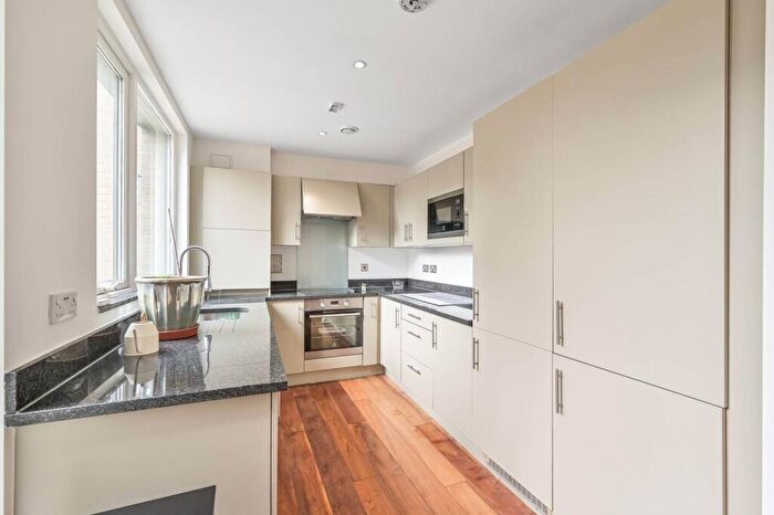 3 Bedroom Flat To Rent In Heath Parade, Colindale, London, NW9