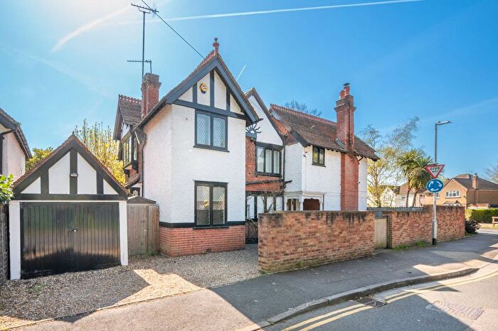 4 Bedroom Detached House For Sale In Chauntry Road, Maidenhead, SL6