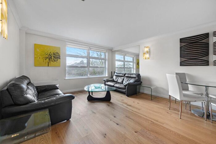 2 Bedroom Flat To Rent In Burrage Court, Worgan Street, SE16