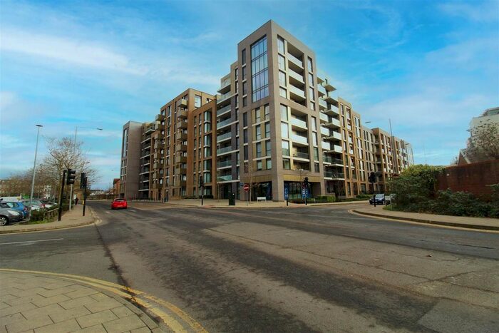 1 Bedroom Flat To Rent In Queenshurst Square, Kingston Upon Thames, KT2