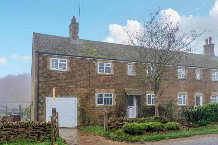 3 Bedroom Cottage To Rent In Hook Norton, Oxfordshire, OX15