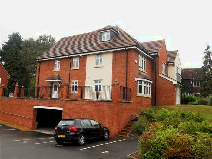 2 Bedroom Flat To Rent In Tamworth Road, Sutton Coldfield, B75
