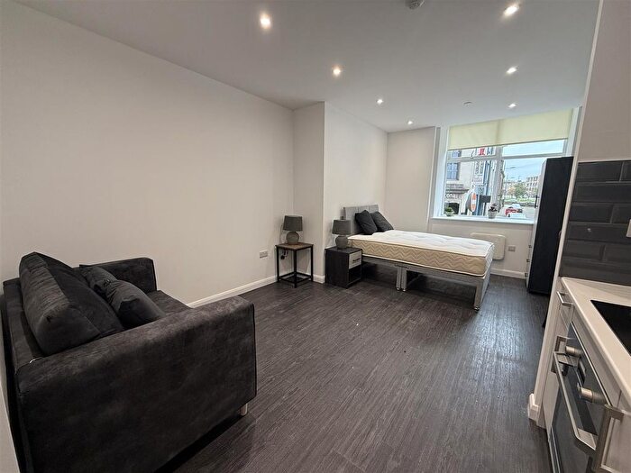 Studio To Rent In Spectrum House, East Parade, Bradford, BD1