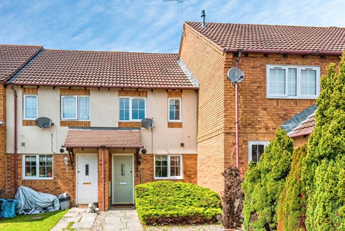 2 Bedroom Terraced House For Sale In West Highland Road, Swindon, SN25
