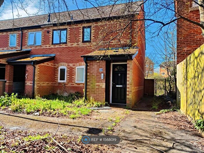 1 Bedroom Flat To Rent In Kates Grove Lane, Reading, RG1