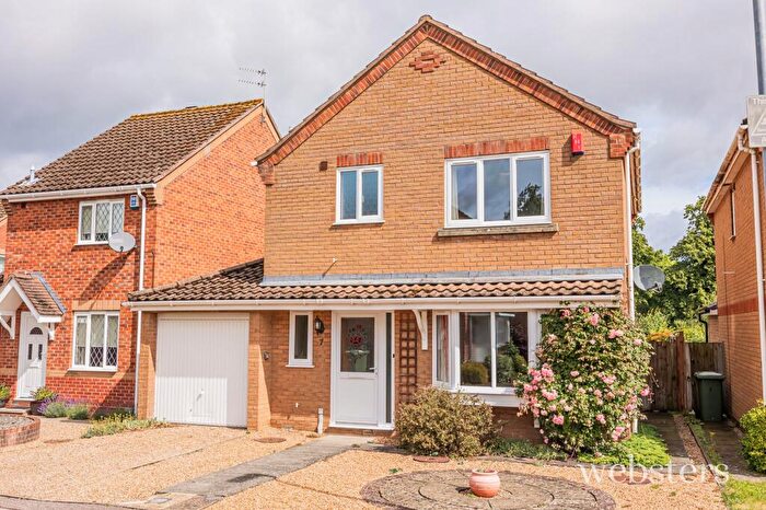3 Bedroom Detached House For Sale In Hadley Drive, Norwich, NR2