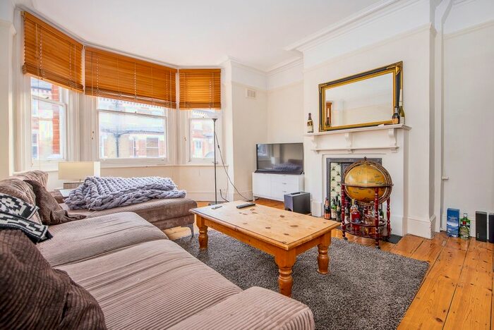 2 Bedroom Flat To Rent In Schubert Road, London, SW15