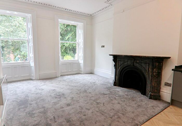 2 Bedroom Flat To Rent In South Parade, WF1