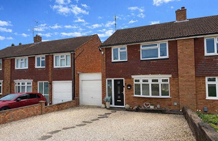 3 Bedroom Semi Detached House For Sale In Weltmore Road, Luton, LU3