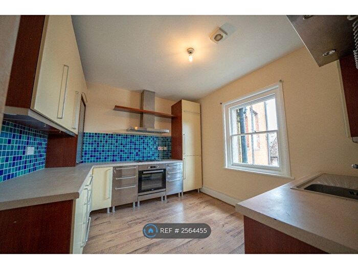 3 Bedroom Flat To Rent In High Street, Lyndhurst, SO43