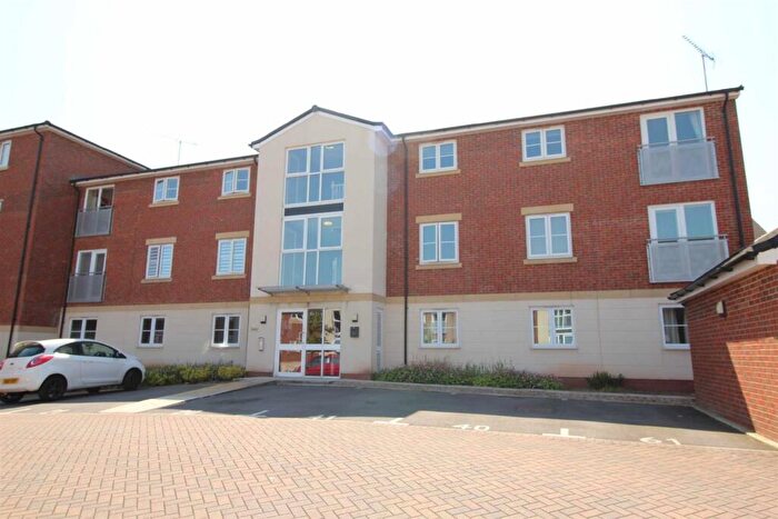 2 Bedroom Flat To Rent In Hollington House, Redditch, B97