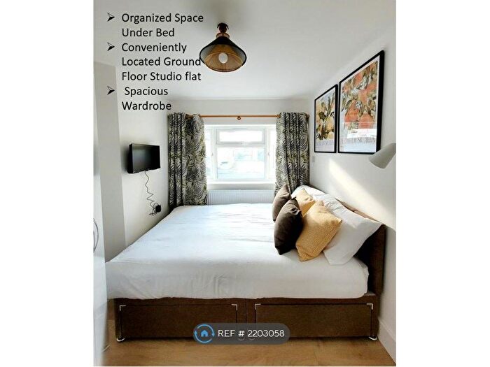 1 Bedroom Flat To Rent In Southsea Avenue, Watford, WD18