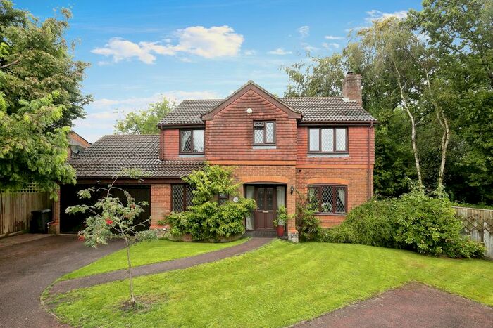 4 Bedroom Detached House For Sale In Bay Tree Close, Heathfield, East Sussex, TN21