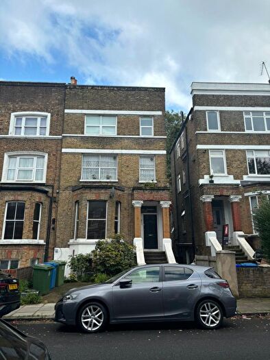 2 Bedroom Flat To Rent In Gautrey Road, London, SE15