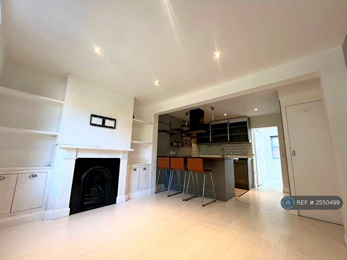 2 Bedroom Terraced House To Rent In Pleasant View, Erith, DA8