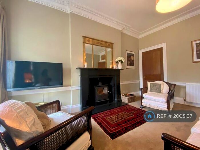 3 Bedroom Flat To Rent In St. Stephen Street, Edinburgh, EH3