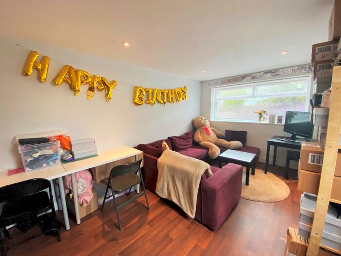 7 Bedroom Property To Rent In Rhymney Street, Cathays, Cardiff, CF24