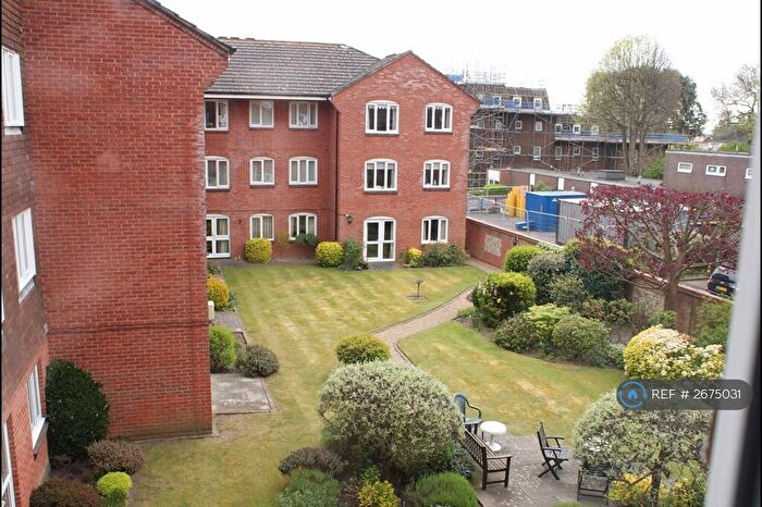 1 Bedroom Flat To Rent In Heather Court, Chichester, PO19