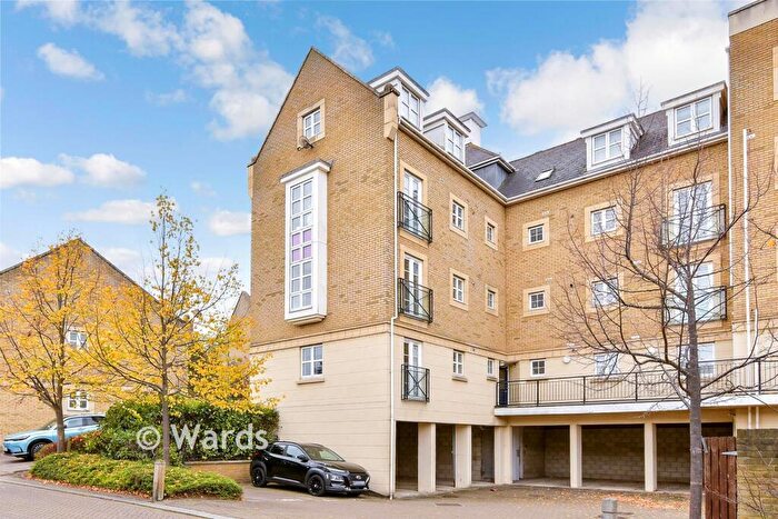 2 Bedroom Apartment For Sale In Sandpiper Close, Greenhithe, Kent, DA9