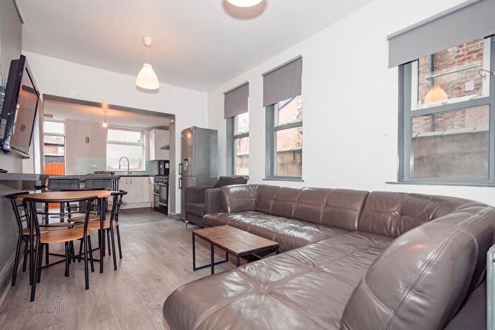 9 Bedroom House To Rent In Booth Avenue, Fallowfield, M14