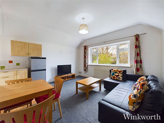 1 Bedroom Flat To Rent In Grange Park, London, Uk, W5