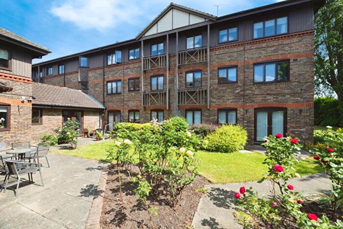 2 Bedroom Flat For Sale In Winningales Court, Vienna Close, Ilford, IG5