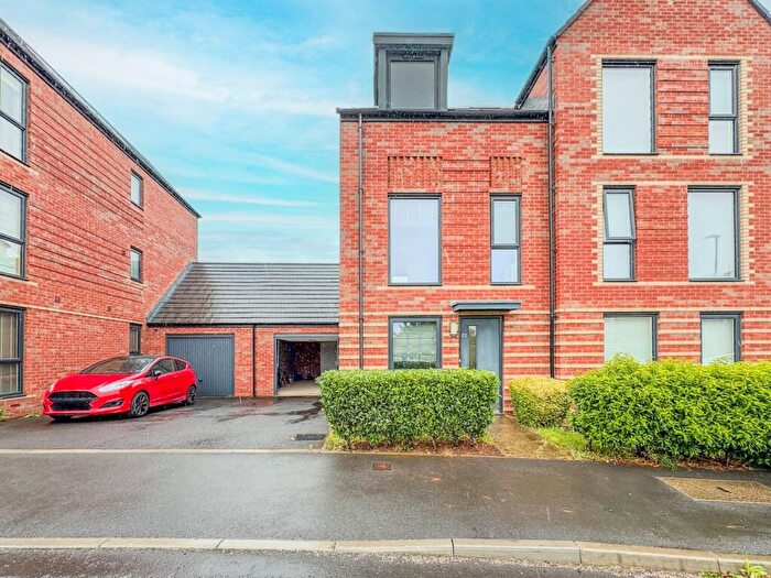 3 Bedroom Semi-Detached House For Sale In Manning Road, Knowle, Bristol, BS4
