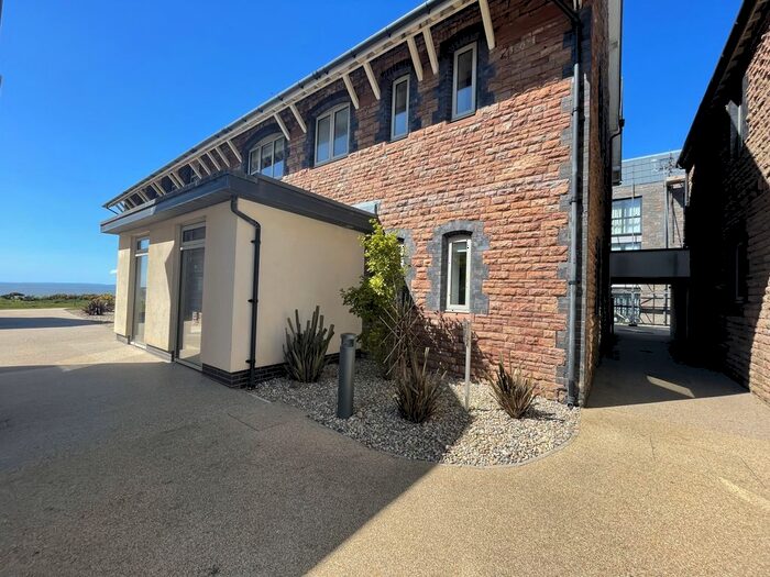 2 Bedroom Flat To Rent In Rest Bay, Porthcawl, CF36