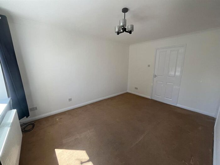 2 Bedroom Semi-Detached House To Rent In Lomond Way, CV10