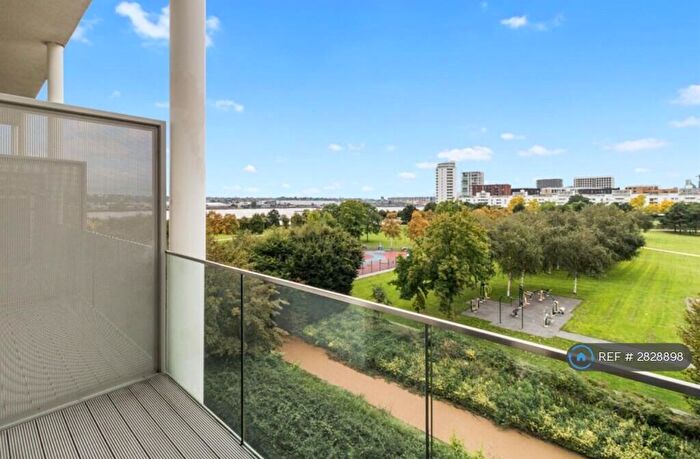 2 Bedroom Flat To Rent In Parkside Court, London, E16