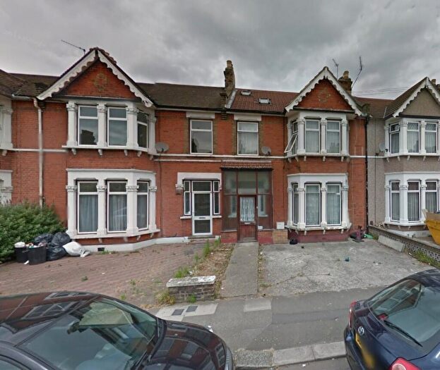 2 Bedroom Flat To Rent In Vernon Road, Seven Kings, IG3