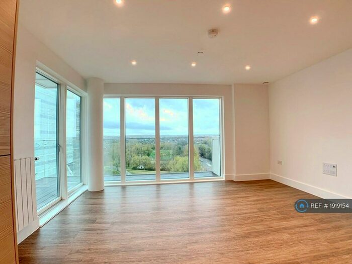 2 Bedroom Flat To Rent In Larkin House, London, SE3