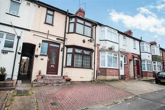 3 Bedroom Terraced House To Rent In Chester Avenue Luton, LU4