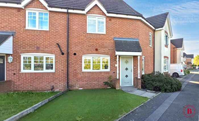 3 Bedroom Semi-Detached House For Sale In Southwick Drive, Tamworth, B77