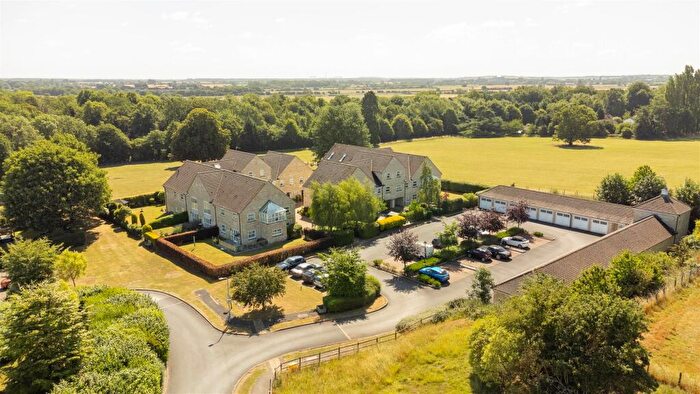 3 Bedroom Apartment For Sale In Lakeside Approach, Barkston Ash, Tadcaster, LS24