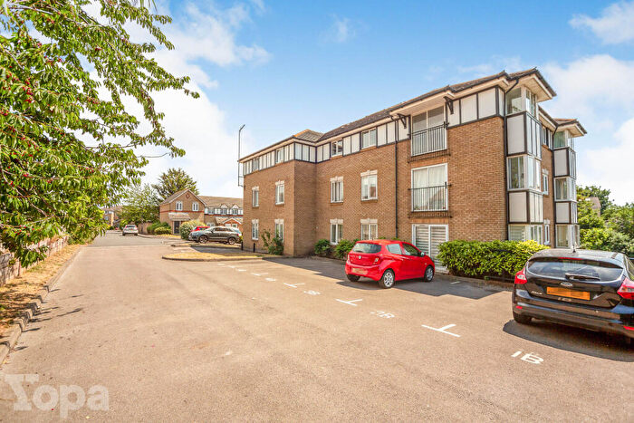 2 Bedroom Flat For Sale In Norfolk Close, Dartford, DA1