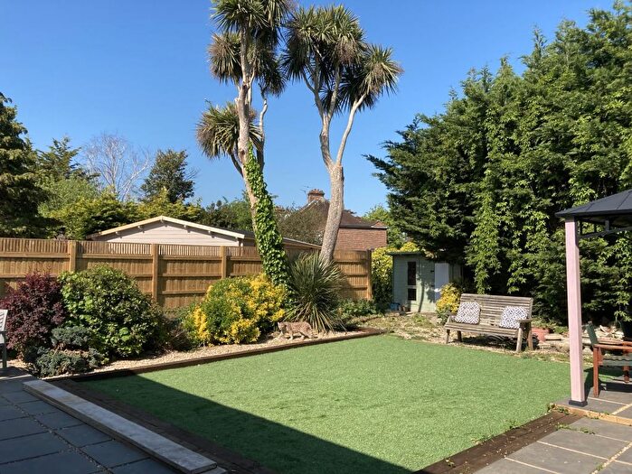 5 Bedroom Detached House For Sale In Lime Grove, Twickenham, TW1