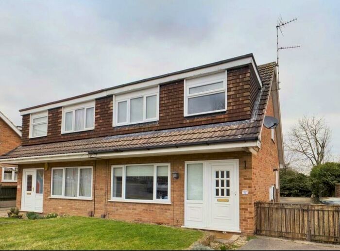 3 Bedroom Semi-Detached House To Rent In Kilburn Close, Bramcote, NG9