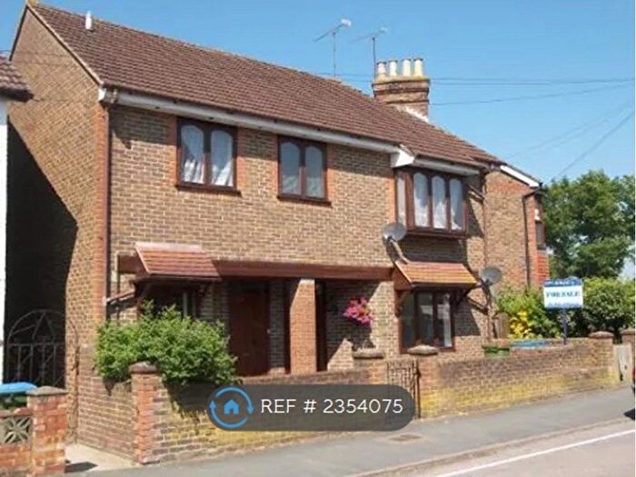 2 Bedroom Maisonette To Rent In Victory Road, Horsham, RH12