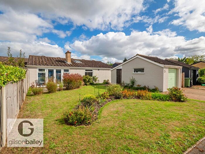 3 Bedroom Semi-Detached House For Sale In Saint Michaels Way, Brundall, NR13