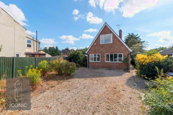 3 Bedroom Chalet To Rent In Low Road, Drayton, Norwich, NR8