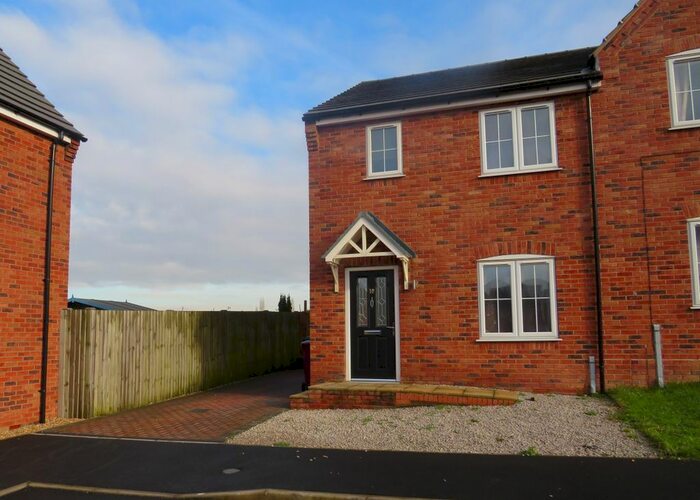 3 Bedroom Semi-Detached House To Rent In Dunsil Close, Arkwright, Chesterfield, S44
