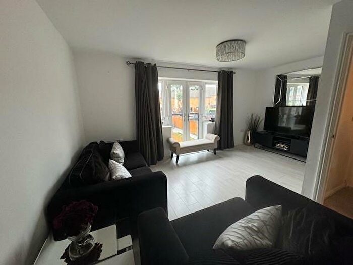 4 Bedroom Town House To Rent In Marshfoot Close, Aveley, Thurrock, RM15