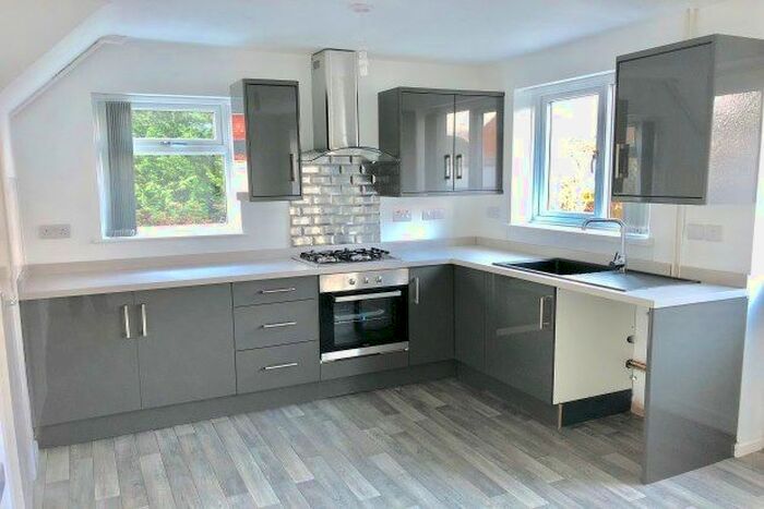 3 Bedroom Semi-Detached House To Rent In Ramsbury Road, Leicester, LE2