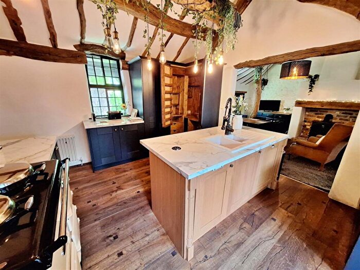 3 Bedroom Cottage For Sale In Crabtree Road, Thornton-Cleveleys, FY5