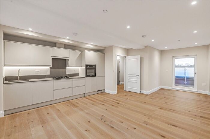 2 Bedroom Flat To Rent In Belmont Apartments, Tulse Hill, London, SW2